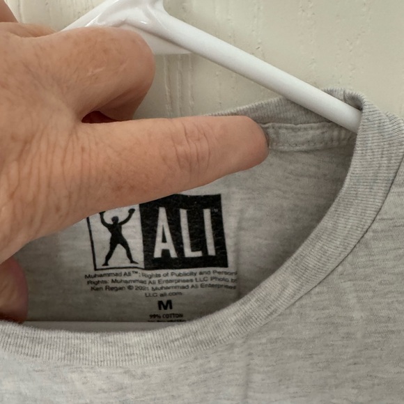 Men’s Ali boxing T-shirt size medium - Picture 3 of 4